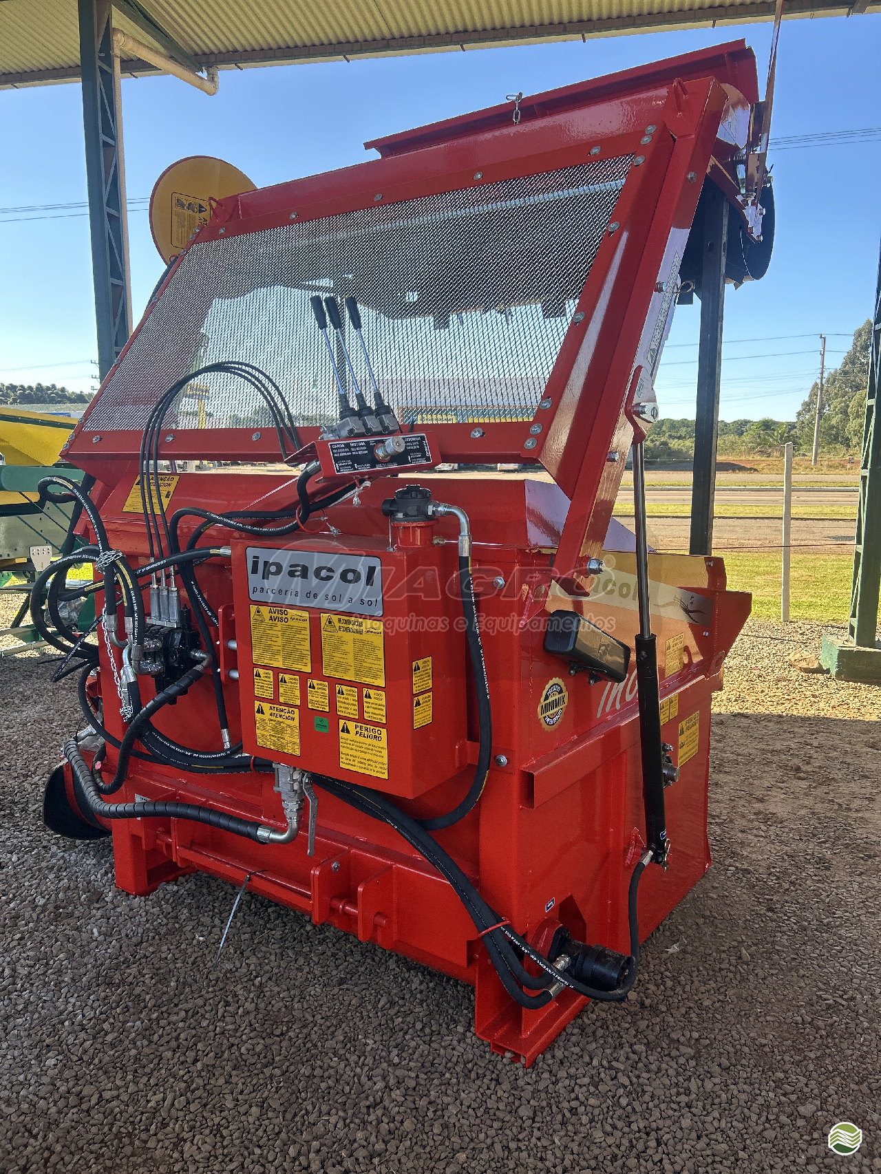 IMPLEMENTOS AGRICOLAS DESENSILADEIRA DESENSILADEIRA Miagro Máquinas e Equipamentos LAGOA VERMELHA RIO GRANDE DO SUL RS